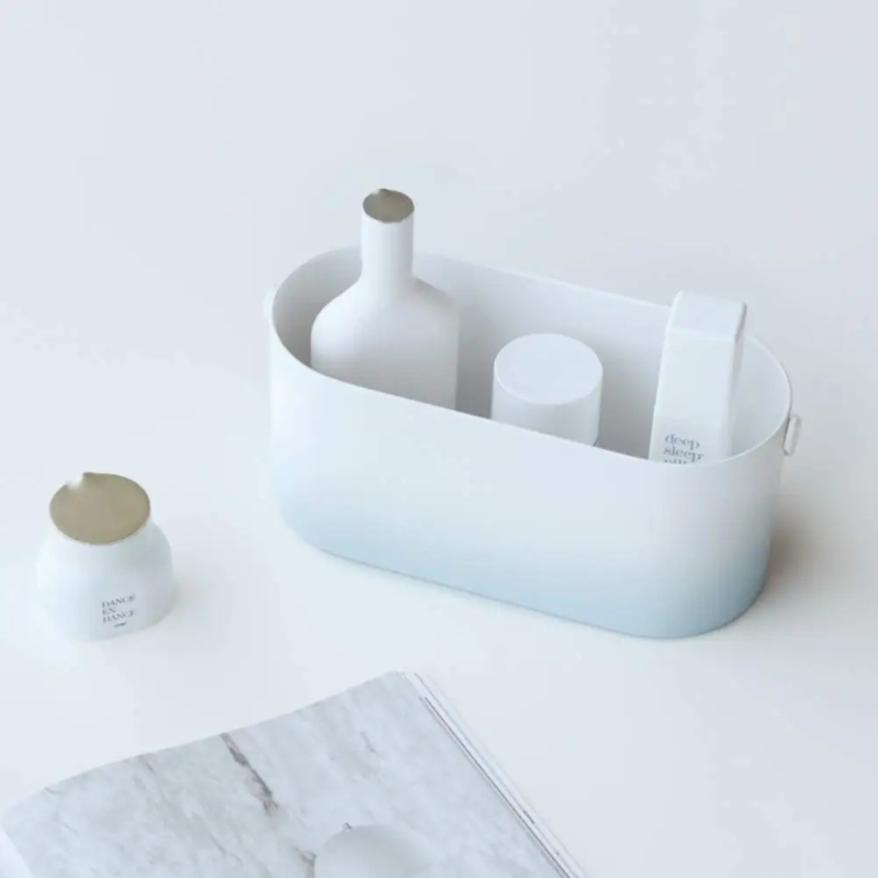 יופי מושלם עם מראה LED ואחסון משולב 